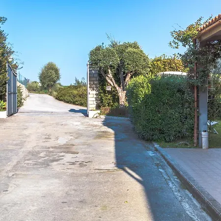 Holiday home Ciumara East
