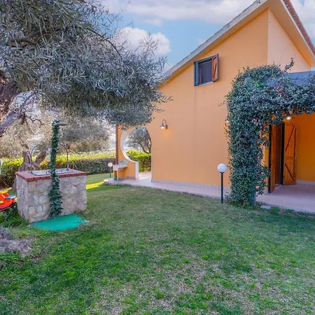 Holiday home Ciumara East